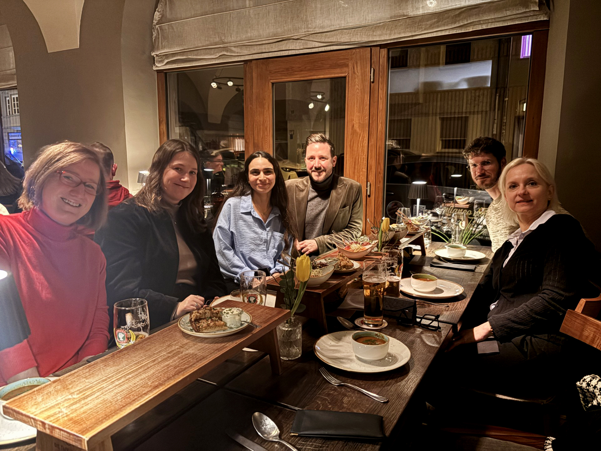 ganztags. beim Abendessen mit dem WashTec-Team in Augsburg