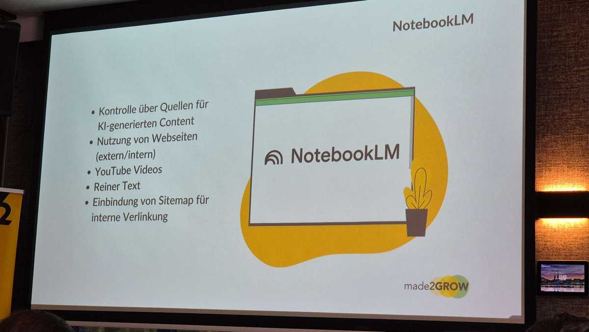 In seinem Vortrag stellt Sebastian Schäfer die Vorteile von NotebookLM für die Content-Erstellung vor: Kontrolle über Quellen für KI-generierten Content, Nutzung von Webseiten (extern/intern), YouTube Videos, Reiner Text, Einbindung von Sitemap für interne Verlinkung.